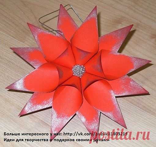 Красивая снежинка из бумаги на Новый год.