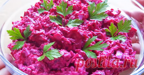 Нежный салат из свеклы с сыром Хочу поделиться рецептом очень вкусного, нежного и сытного свекольного салата с сыром...