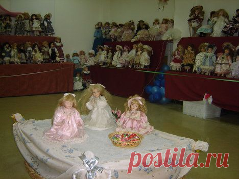 Английские дамы в старинных нарядах: коллекционные куклы в Белогорье | Ты - репортёр | «Ты - репортер»: новости от очевидцев. , видео