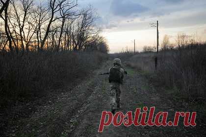 В Киеве назвали сигналом для США обстрелы в Донбассе. Член делегации Киева в контактной группе, представляющий отдельные районы Донецкой области, журналист Сергей Гармаш назвал зафиксированные в Донбассе обстрелы сигналами в адрес США. По его мнению, Вашингтону после ситуации в Афганистане сейчас невыгоден еще один конфликт и вмешиваться в него США не заинтересованы.