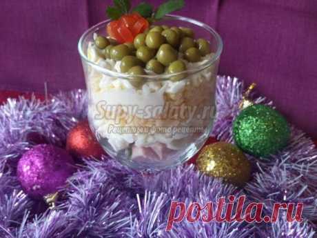 Новогодний салат-коктейль с сыром, огурцом и колбасой. Рецепт с пошаговыми фото
