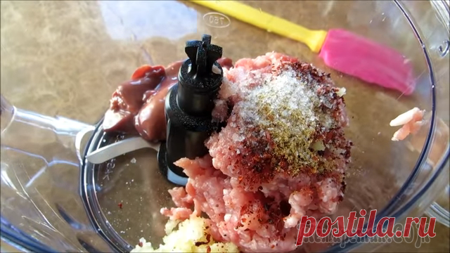 Жалею, что не готовила этого раньше! Вкуснее, чем колбаса - фаршированная грудка! Замечательный рецепт, который будет хорош и для перекуса, и на праздничный стол! Фаршированная куриная грудка, остается сочной! И в сочетании с начинкой получается очень вкусной! Готовится интересно и просто, повторяйте на здоровье! Подготовим продукты и начнем, кстати филе грудки можно взять 4...
