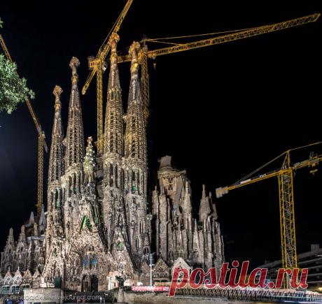 Прогулка по Храму Святого Семейства Его проектировал Антонио Гауди и освятил папа Бенедикт XVI. По его винтовым лестницам каждый год гуляет не меньше шести миллионов стоп. И столько же