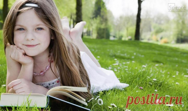 90 классических книг, которые нужно прочитать ребёнку до 5 лет. 0-2 года 1. «Радуга-дуга», стихи, сказки и потешки с иллюстрациями Васнецова 2. «Рифмы матушки Гусыни» в переводе К. Чуковского, С. Маршака 3. Барто Агния. «Игрушки», другие стихи для малышей 4. Гаршин Всеволод. «Лягушка-путешественница». 5. Доктор Сьюз «Сказки» 6. Левин Вадим. «Глупая лошадь» 7. Маршак Самуил. «Мои первые сказки», «Сказки, песни, загадки» 8. Михалков Сергей. Некоторые стихи. 9. Мориц Юнна «Стихи» 10. Поттер…
