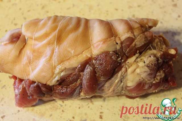 Пикантный рулет из рульки с морковью и чесноком!