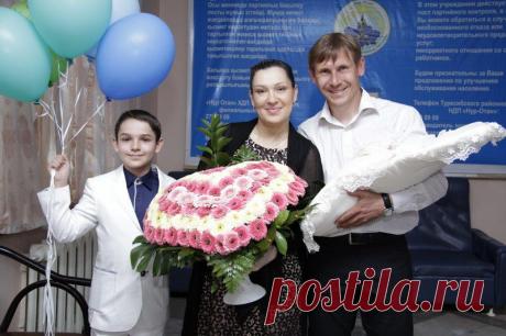 Фото и видео съемка "Выписка из роддома" от www.Pozitiv-studio.kz. Мы работаем без выходных. Звоните 328-13-05, +7 701 718 44 41