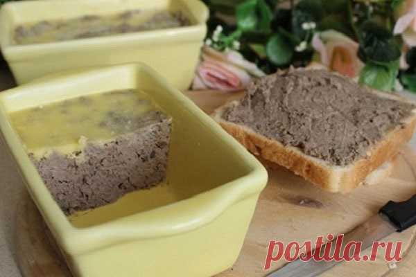 Паштет из свиной печени с черносливом : Готовим по-домашнему Находка. Очень советую! Ингредиенты: свиная печень-500 г лук репчатый-2 шт чеснок-3 зубчика свиной нутряной жир-150 г чернослив-10 шт майоран-0,5 ч.л. перец черный молотый- соль- белое полусухое вино-0,5 ст....
