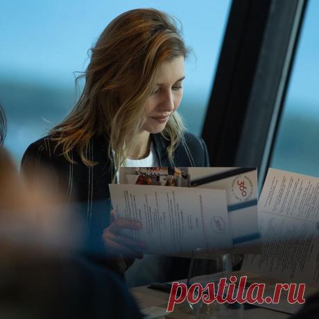 Olena Zelenska в Instagram: «Прилетіли до Канади, завтрашній день обіцяє бути дуже насиченим цікавими зустрічами та корисними справами, а сьогодні небагато часу на…» 203.1 тыс. отметок «Нравится», 1,082 комментариев — Olena Zelenska (@olenazelenska_official) в Instagram: «Прилетіли до Канади, завтрашній день обіцяє бути дуже насиченим цікавими зустрічами та корисними…»