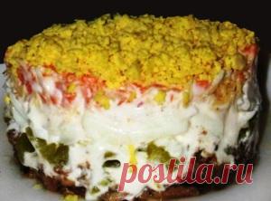 Праздничный салат со шпротами |