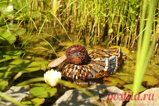 Собери семейку": Садовые фигуры пары уток и их потомства.
#фьюзинг #ландшафтный_дизайн #изделия_из_стекла #декор #fusing #handmade #glass #Марина_Бер #фигура_садовая #подарок #glass_garden #glass_garden_art #поделки_из_мозаики #мозаика #витражное_стекло #утка