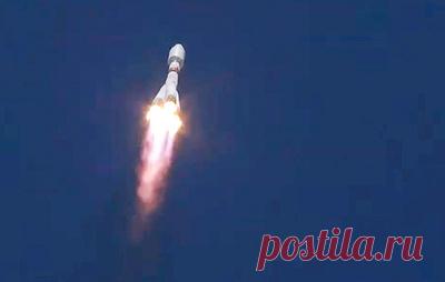 Ракета "Союз" со спутником "Глонасс-К" стартовала с космодрома Плесецк. По данным Минобороны РФ, все предстартовые операции прошли в штатном режиме