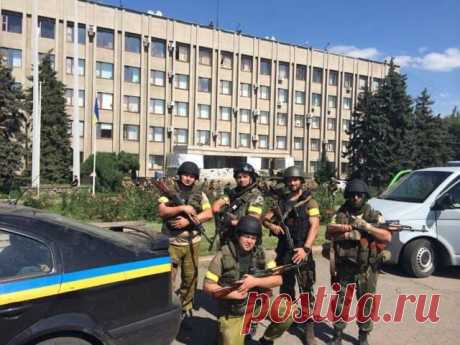 В Славянске снимают украинские флаги и оскорбляют «освободителей» | Новости, события, факты