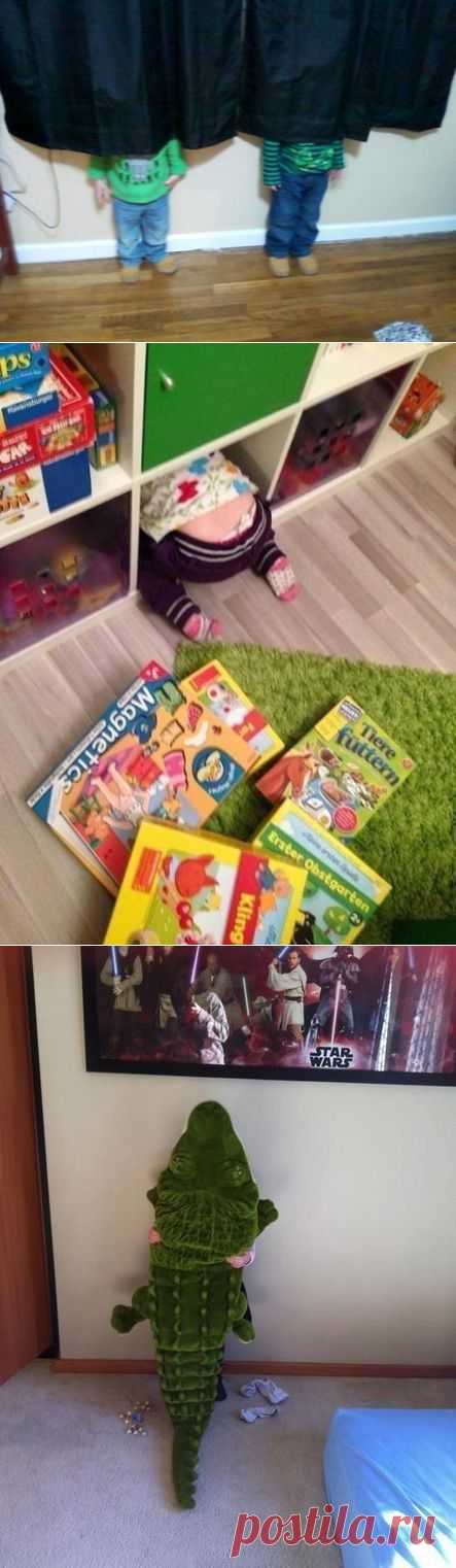 Дети играют в прятки.