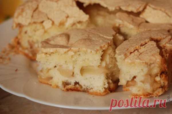 Бисквитный пирог с яблоками — Женская страничка
