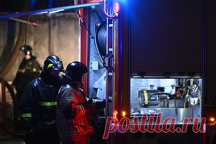 В российской колонии произошел пожар. В Свердловской области в одной из колоний произошел пожар. Об этом со ссылкой на представителей экстренных служб сообщает «Интерфакс». «Огнем охвачена кровля клуба исправительной колонии в городе Ивдель», — уточнил собеседник агентства, добавив, что всех заключенных вывели из помещения.