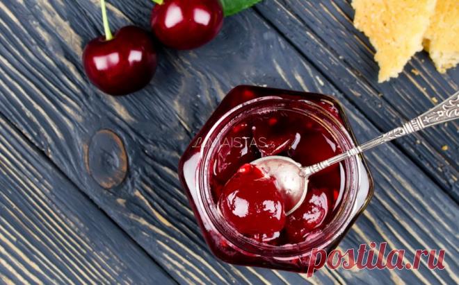 Vyšnių padažas žiemai - idealus prie mėsos Šis padažas nuostabiai tinka prie paukštienos, kiaulienos ar kitos mėsos. Taip pat man jis be galo skanu su kietuoju sūriu arba tiesiog lietuvišku varškės sūriu. Jeigu gerai užderėjo vyšnios, būtinai būtinai jo pasigaminkite, nesigailėsite! Beje, jeigu norite dar gurmaniškesnio