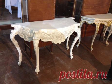 Классическая мебель итальянских ремесленников. Традиции передаются поколениями. Эти фото из мастерской семейного подряда.