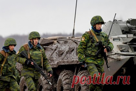 Россия и Таджикистан начали военные учения на границе с Афганистаном. Вооруженные силы России и Таджикистана начали совместные военные учения в 20 километрах от границы с Афганистаном. Воинские контингенты отработают подготовку и ведение совместной операции по ликвидации незаконных вооруженных формирований в условиях горной местности.