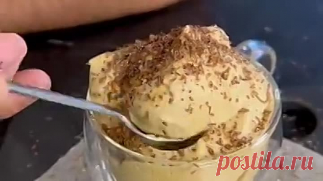Итальянский десерт крем-кофе crema di caffè