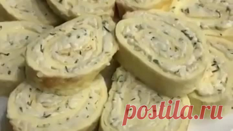 Яичный рулет с плавленным сыром
