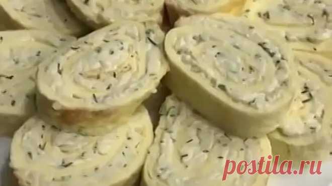 Яичный рулет с плавленным сыром
