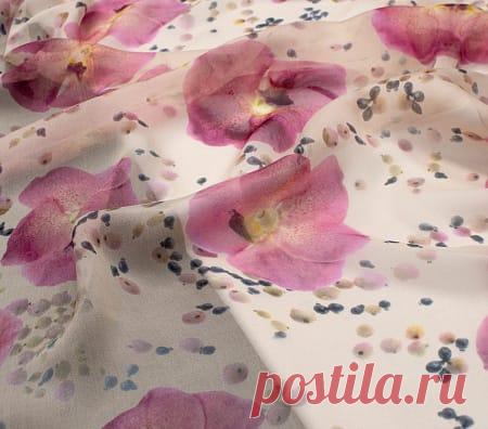 Шифон молочного цвета с розовыми цветами орхидеями Blumarine 0118/42 - купить ткань в интернет-магазине 
