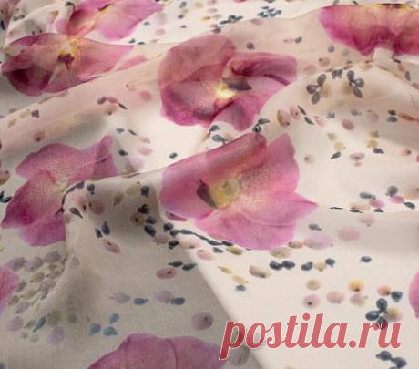 Шифон молочного цвета с розовыми цветами орхидеями Blumarine 0118/42 - купить ткань в интернет-магазине "Primavera"