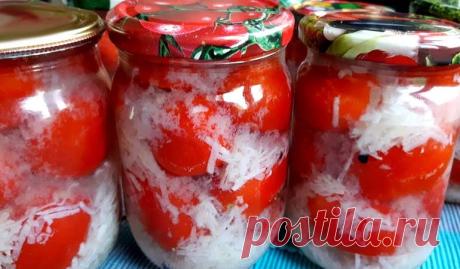 Помидоры под снегом с чесноком на зиму Вкуснейшие помидоры под снегом (или их еще называют помидоры в снегу) придутся по вкусу любителям пикантной закусочки. Пошаговый рецепт с иллюстрациями