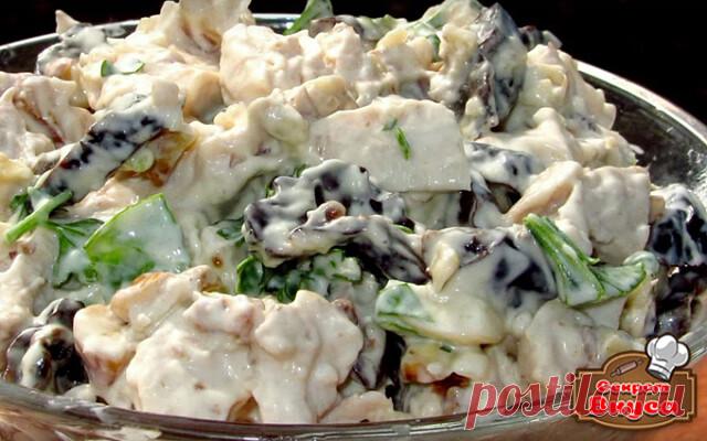 Салат с курицей и черносливом

 Ингредиенты

Отварное филе курицы 200 гр.
Чернослив 70 гр.
Грецкие орехи 40 гр.
Соль
Зелень
Чеснок 1-2 зубчика
Майонез