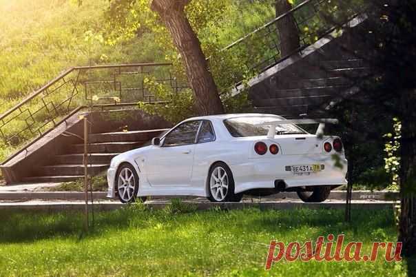 Nissan Skyline GT-R R34 / Только машины