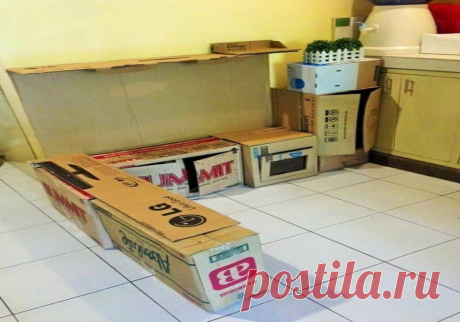 ВЫ ПРИДЕТЕ В ВОСХИЩЕНИЕ, УВИДЕВ, ЗАЧЕМ ЖЕНЩИНА РАЗЛОЖИЛА В УГЛУ СТАРЫЕ КАРТОННЫЕ КОРОБКИ! Эта идея переделки преследует 2 важные цели: избавиться от накопившихся картонных коробок и осчастливить любимых детей. А если подсчитать, сколько средств можно сэкономить на покупке игрушек, то получится, что убьем уже не двух, а целых трех зайцев!



Детская кухня своими руками