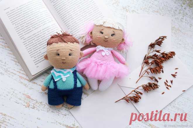 PDF Вязаные Пупсы. FREE amigurumi crochet pattern. Бесплатный мастер-класс, схема и описание для вязания амигуруми крючком. Вяжем игрушки своими руками! Пупс, куколка, кукла, doll, puppet, puppe, marioneta, fantoche, poupée, lalka. #амигуруми #amigurumi #amigurumidoll #amigurumipattern #freepattern #freecrochetpatterns #crochetpattern #crochetdoll #crochettutorial #patternsforcrochet #вязание #вязаниекрючком #handmadedoll #рукоделие #ручнаяработа #pattern #tutorial #häkeln #amigurumis #dolls