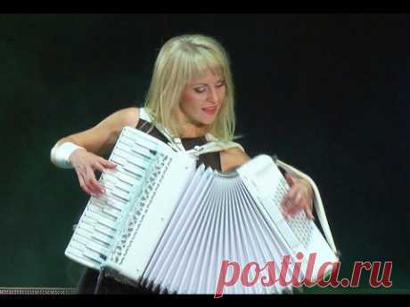 ACCORDIONS girl Смуглянка [ accordeon, баян, harmonica, accordeon, concertina, acordeon] - YouTube
