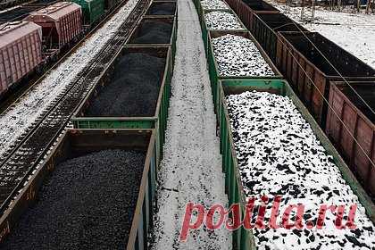 Снижение экспорта российского угля оценили. Экспорт российского угля за январь-ноябрь 2022 года снизился на 7,6 процента к аналогичному периоду предыдущего года, до 184,4 миллиона тонн, при этом поставки за рубеж энергетического угля просели сразу на 13,9 процента, до 154,2 миллиона тонн. Такую оценку в своей статистике приводит Минэнерго.