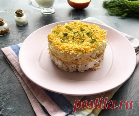 Салат из куриного филе с яблоками