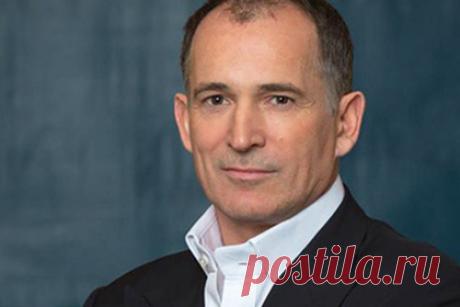 Владелец особняка миллиардера-педофила продал дом бывшему директору Google. Австралийский финансист Майкл Даффи, которому в Нью-Йорке принадлежит бывший особняк миллиардера-педофила Джеффри Эпштейна, продал свой дом. Покупателем выступил бывший исполнительный директор Google Эрик Шмидт, сообщает New York Post. Жилье занимает площадь почти 590 квадратных метров.