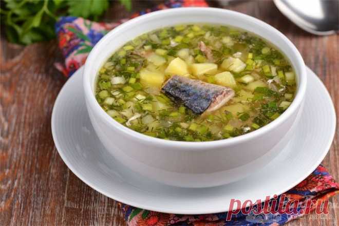 Быстрый картофельный суп с рыбными консервами Быстрый и очень вкусный суп из рыбных консервов, картофеля, моркови и репчатого лука. Для большего аромата добавляю много укропа и зелёного лука.