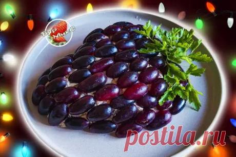 Новогодний салат "Тиффани" с ананасом.