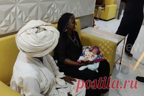 У 70-летней женщины родился первенец. Жительница индийского штата Гуджарат родила первого ребенка в 70 лет. Дживунбен Рабари и ее муж, 75-летний Малдхари, были женаты 45 лет. Все их попытки завести ребенка терпели неудачу, пока они не обратились к специалистам. Первенец появился на свет благодаря процедуре экстракорпорального оплодотворения.