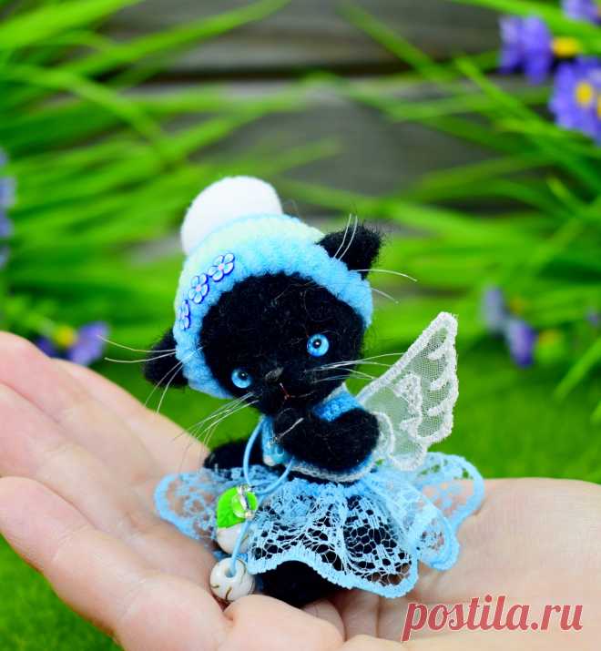 PDF Кисуля. FREE amigurumi crochet pattern. Бесплатный мастер-класс, схема и описание для вязания амигуруми крючком. Игрушки своими руками! Котик, кот, кошечка, кошка, котенок, cat, kitten, gato, gatito, gatinho, chat, minou, kitty, kätzchen. #амигуруми #amigurumi #amigurumidoll #amigurumipattern #freepattern #freecrochetpatterns #crochetpattern #crochetdoll #crochettutorial #patternsforcrochet #вязание #вязаниекрючком #handmadedoll #рукоделие #ручнаяработа #pattern #tutorial #häkeln #amigurumis