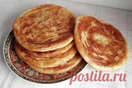 Каттама - слоеные пироги Пироги – это как визитная карточка любой кухни – русской, европейской, азиатской. Так считается наверно оттого что, пироги  транспортабельны – их можно возить машинами на выставку, приносить в сумочке на обед или заворачивать дядюшке-фермеру, который   выходит работать в поле.
Так вот, у киргизов с этим все то же самое!