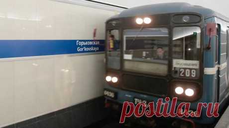 В Петербурге женщина родила ребенка в метро в День матери