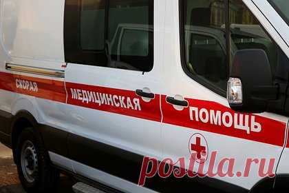 15-летний москвич вернулся домой с вечеринки и попытался покончить с собой. В Москве 15-летний подросток попытался покончить с собой после того, как мать наказала его за употребление выпивки на дне рождения подруги. Женщина отобрала у сына смартфон с ноутбуком и заявила, что запрещает ему гулять. Через некоторое время подростку стало плохо, а на кухне нашли пустую упаковку от антидепрессантов.
