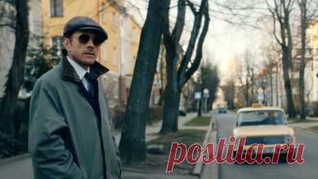 В сети вышел трейлер сериала про шпионов &quot;ГДР&quot;. В сети появился трейлер шпионского детектива &quot;ГДР&quot;, сообщается в Telegram-канале Института развития интернета (ИРИ). Главные роли в сериале исполнят Александр Горбатов и Дарья Урсуляк. Режиссером проекта выступил Сергей ...
