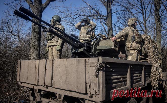 Bloomberg узнал, как ЕС может обойти вето Венгрии на помощь Украине. ЕС пытается окончательно решить проблему с вето Венгрии: в столицах накопилось раздражение из-за регулярных помех выделению военной помощи Украине. Будапешт требует от Киева уступок по российской нефти; Москва осуждает помощь ВСУ