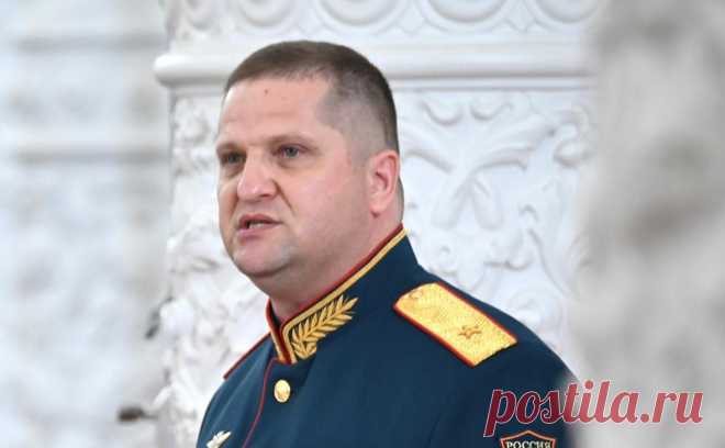 Прокурор заявил, что генерал Цоков использовал любовь Попова к ставкам. Хищение металлоконструкций организовал генерал Цоков, а Попов согласился, считает обвинение. На банковскую карту Попова было переведено 1,3 млн руб. Цоков погиб в ходе военной операции, расследование против него прекращено