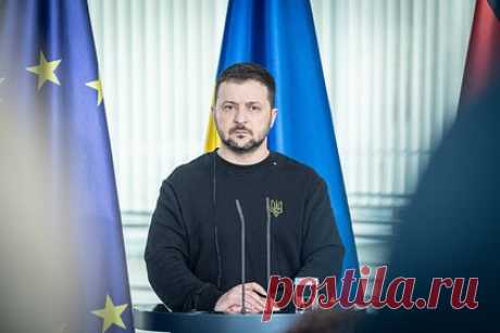 Зеленский примет участие во встрече лидеров G7. Владимир Зеленский примет участие во встрече лидеров «Большой семерки» (G7). Мероприятие пройдет 24 февраля в онлайн-формате, говорится в сообщении на сайте объединения. По итогам встречи будет принята совместная декларация. Ранее сообщалось, что Джо Байден поучаствует в звонке с лидерами G7.