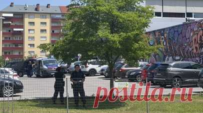Полиция Австрии подтвердила смерть десяти человек при стрельбе в Граце. В результате стрельбы в школе в австрийском городе Грац погибли десять человек, подтвердила местная полиция. Читать далее