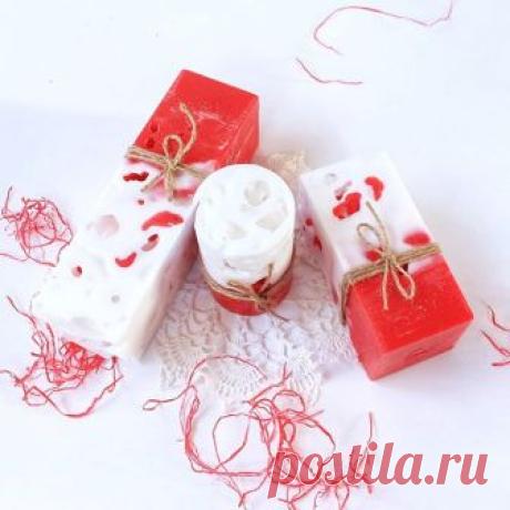 Всем доброго субботнего денёчка❤🌹 Наборчик ажурных свечей в сочетании белого с красным уже у своей обладательницы Светланы @pbstudio_massage , спасибо за ваш чудесный видео отзыв в сторис🤗 🎁Стоимость набора 1100р. ❗Сумма набора зависит от высоты и диаметра свечей, вы можете просто озвучить сумму  и я изготовлю свечи именно для вас❗
.
.
.
.
#свечи #интерьерныесвечи #декоринтерьера #декорсвечами #подароклюбимой #сувениры #декорквартиры #свадебныйдекор #интерьер #назаказ #...