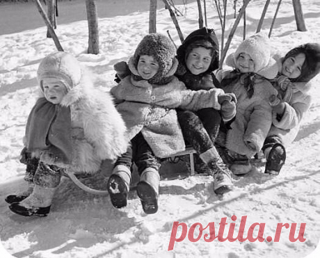 Перчатки в хлам, на попе дырка... хромаю.. ноги волочу... лицо горит, в трусах снежинка... кататься с горки я люблю!